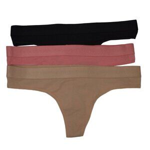 VICTORIA'S SECRET THONG PANTY LOT OF 3 MD NEW WITH TAG‎